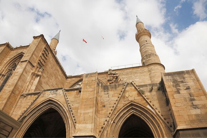 Nikosia : Private Custom Walking Tour With a Guide (Private Tour) - Meeting and Pickup