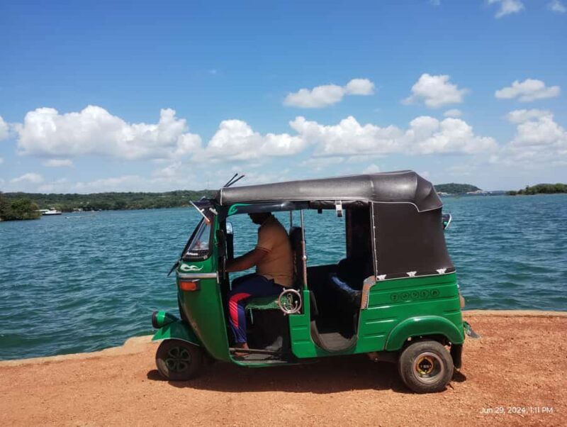 Nilaveli: Trinco City tour by Tuk Tuk - Discovering Trincomalee in a Nutshell