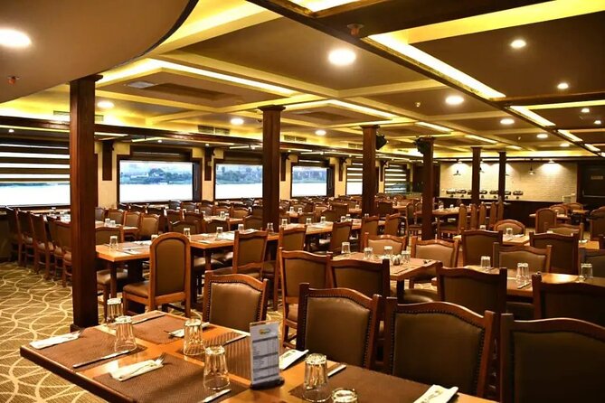 Nile Dinner Cruise in Cairo - Included Amenities on the Cruise