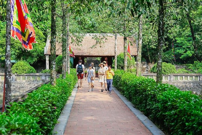 Ninh Binh 1 Day Trip: MUA CAVE Hiking, TRANG an Boat Trip - FOLK MUSIC SHOW - Common Questions