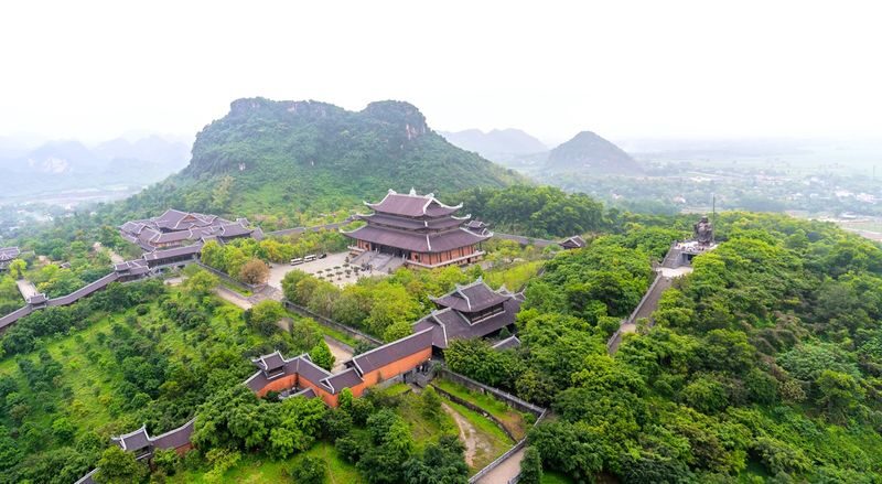 Ninh Binh 2D1N Tour From Hanoi: Hoa Lu, Tam Coc, Trang An, Bai Dinh & Mua Cave - Two days that make room for both temples and scenery