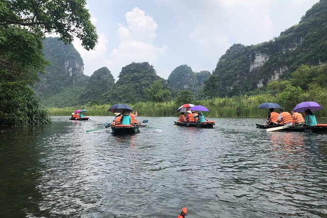 Ninh Binh 2Days/1Night With Boat Trip & Cuc Phuong National Park - Day 1: Boat Trip Along the Ngo Dong River