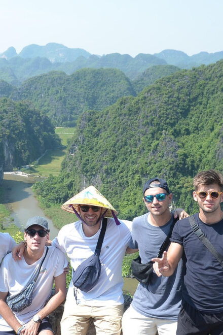 Ninh Binh: Bai Dinh, Hoa Lu, Trang An, Mua Cave Private Tour - Mua Cave Experience