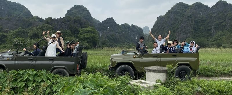 Ninh Binh: Bich Dong Pagoda, Tam Coc & Mua Cave Half-Day Jeep Tour - Who should choose this tour?