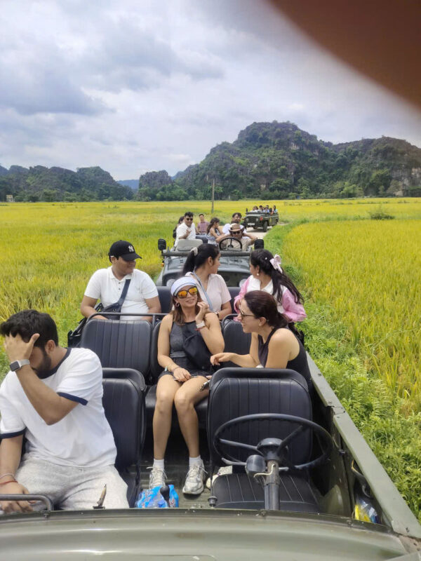 Ninh Binh: Bich Dong Pagoda, Trang An & Mua Cave Half-Day Jeep Tour - Trang An: scenery from the water