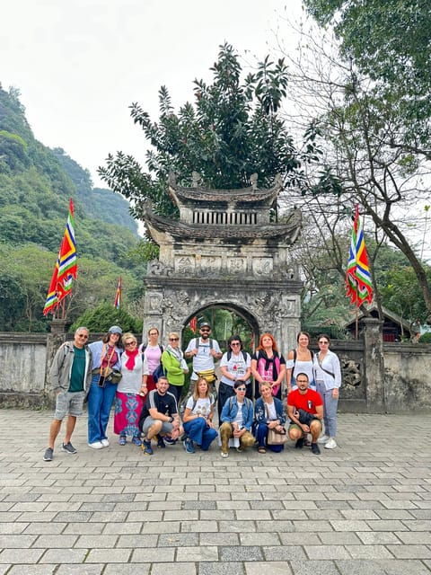 Ninh Binh Daily Tour: Hoa Lu -Mua Cave -Tam Coc Boat-Biking - Exploring Hoa Lu