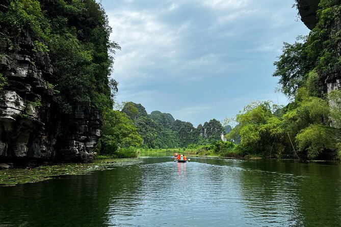 Ninh Binh Day Tour: Bai Dinh, Hoa Lu, Tam Coc, Trang An, Mua Cave - Hassle-Free Transportation