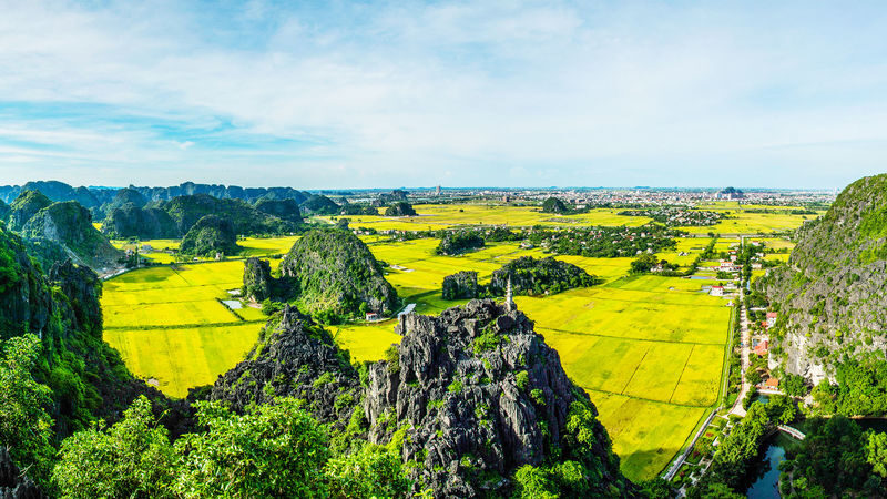 Ninh Binh Day Tour from Ha Noi: Hoa Lu, Trang An and Hang Mua Cave - The road day: early start, late return