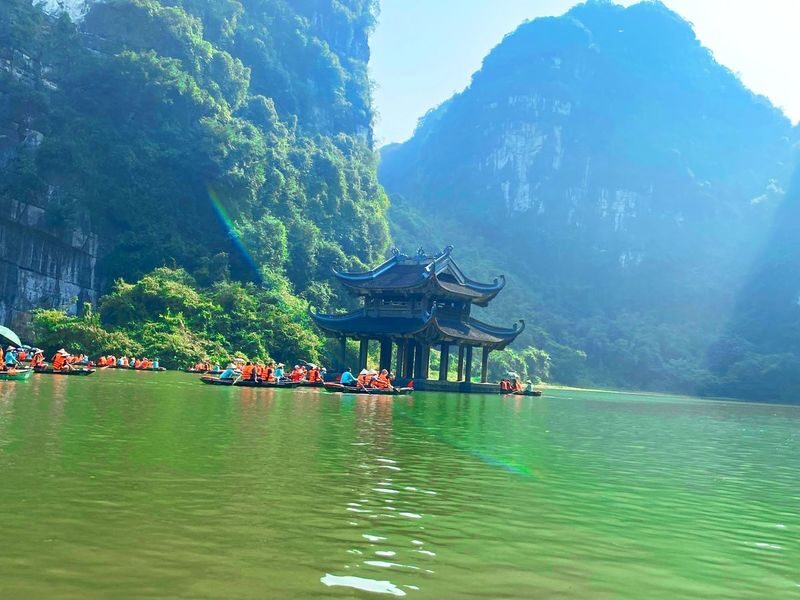 Ninh Binh Day Tour from Ha Noi: Hoa Lu, Trang An, Hang Mua with Japanese Speaking Guide - Hoa Lu: a historic stop with little detail supplied