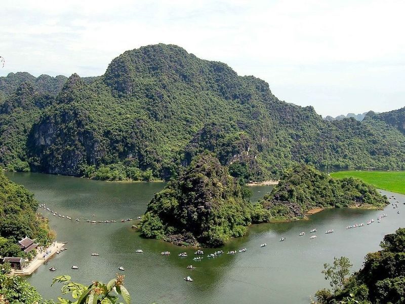 Ninh Binh Day Tour from Ha Noi: Hoa Lu, Trang An, Hang Mua with Japanese Speaking Guide - Hang Mua: a final named stop, with practical questions to ask