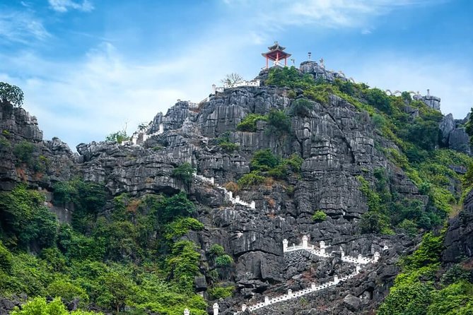 Ninh Binh Day Tour: Hoa Lu - Tam Coc - Mua Cave - Group Size Limit