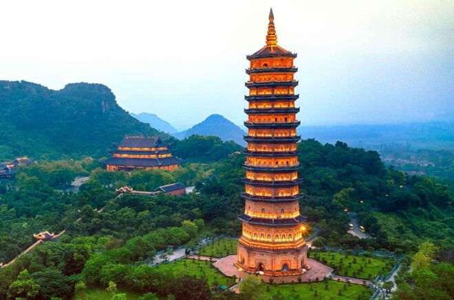 Ninh Binh Day Trip: Bai Dinh - Trang An - Mua Cave - Bai Dinh Pagoda Experience