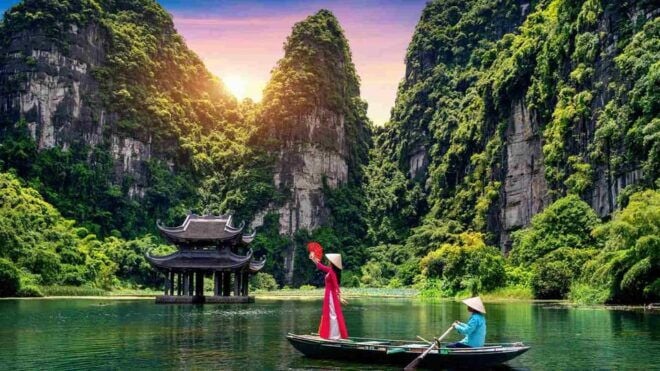 Ninh Binh Day Trip: Hoa Lu - Trang An - Mua Cave - Included Services and Amenities