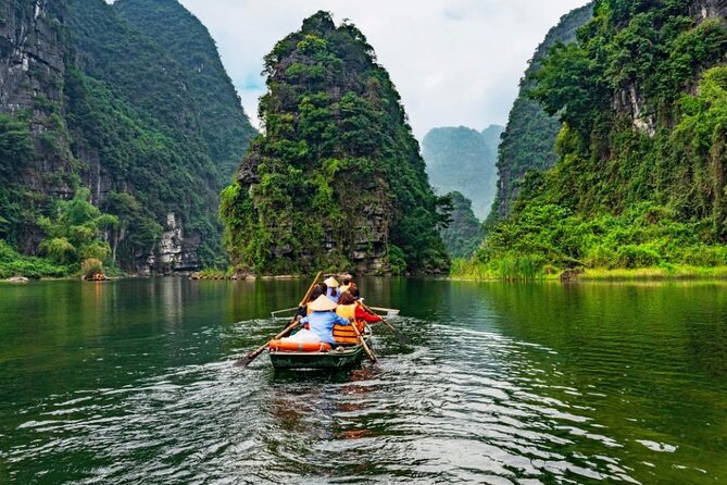 Ninh Binh Full Day-Hoa Lu Temple & Biking, Tam Coc Boat Trip, Dragon Mountain - Discovering the Beauty of Tam Coc Boat Trip