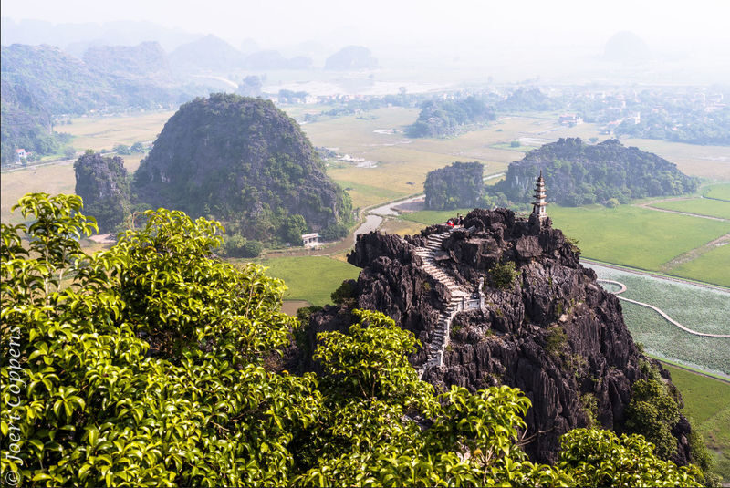 Ninh Binh Full-Day Tour: Bai Dinh Pagoda, Trang An & Mua Cave - Trang An rewards time on the water