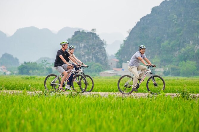 Ninh Binh Full Day Tour From Hanoi to Hoa Lu, Tam Coc, Mua Cave - Delicious Local Cuisine
