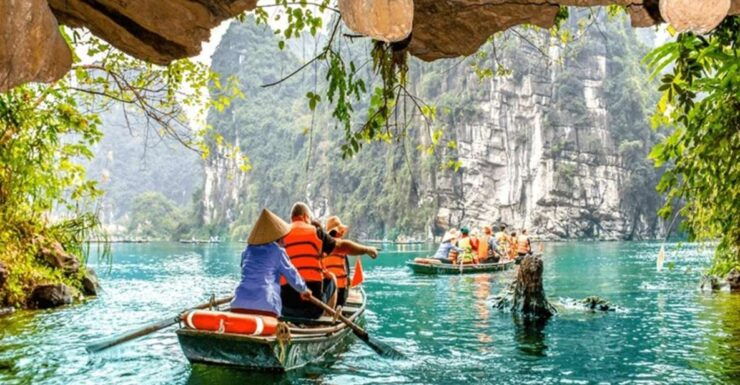 Ninh Binh Full Day Tour Hoa Lu Trang An Mua Cave Small Group - Tour Highlights and Activities