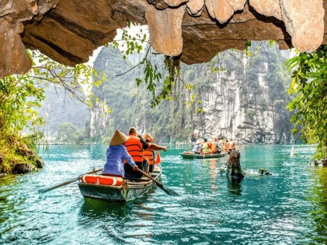 Ninh Binh Full Day Tour Hoa Lu Trang An Mua Cave Small Group - Mua Cave Experience