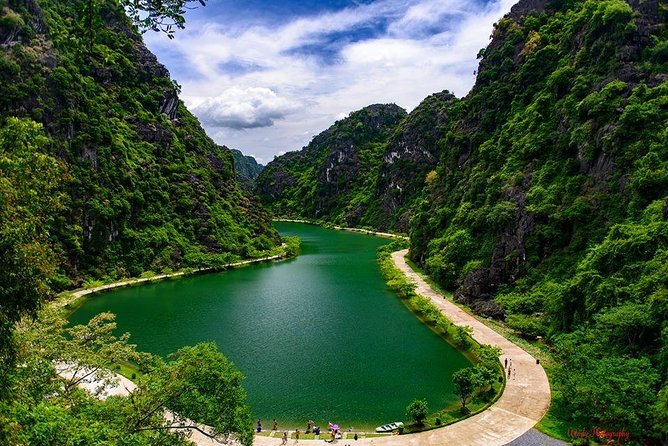 Ninh Binh Full Day Tour: Hoa Lu - Tuyet Tinh Coc - Trang an - Hotel Pickup and Drop-off