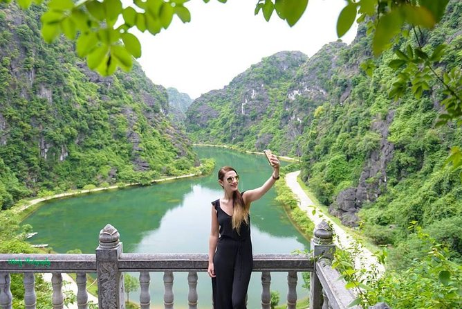 Ninh Binh Full Day Tour: Hoa Lu - Tuyet Tinh Coc - Trang an - Lunch and Refreshments Included