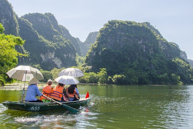 Ninh Binh Full Day Tour with Hoa Lu, Trang An and Mua Cave - Exploring Trang An: Nature’s Labyrinth