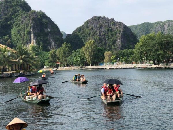 NINH BINH FULLDAY: SMALL GROUP TAM COC-HOA LU-CYCLING - The Sum Up