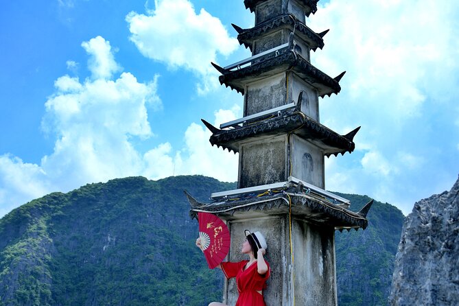 Ninh Binh Group Tour of 11 From Hanoi via Mua Cave Tam Coc Hoa Lu - Itinerary Overview
