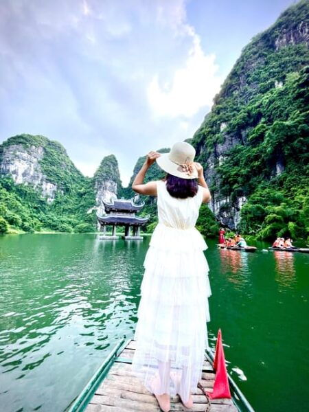 Ninh Binh Group Tour:Bai Dinh-Trang An-Mua Cave-Limousine - Dining Experience