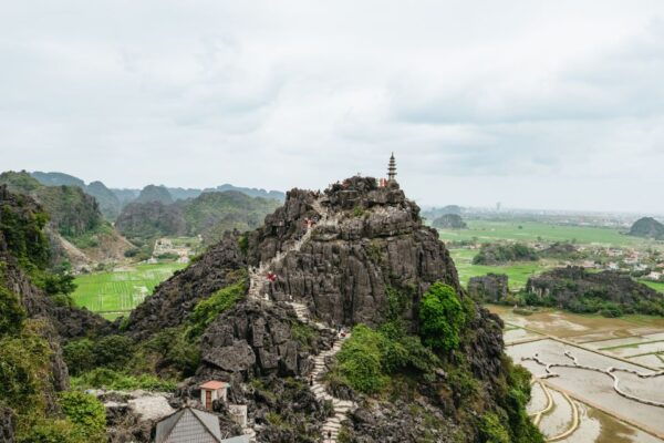 Ninh Binh: Hoa Lu, Mua Cave, Tam Coc & Bich Dong Pagoda Tour - Common Questions