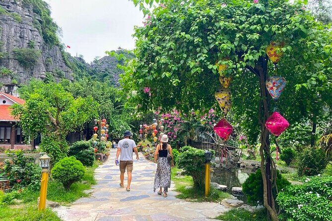 Ninh Binh: Hoa Lu, Mua Cave, Tam Coc, Bike, Swimming-Sunset Party - FAQ