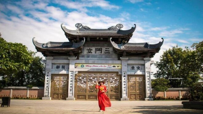 Ninh Binh: Hoa Lu Tam Coc Hang Mua on Limousine and Cycling - Exploring Hoa Lu