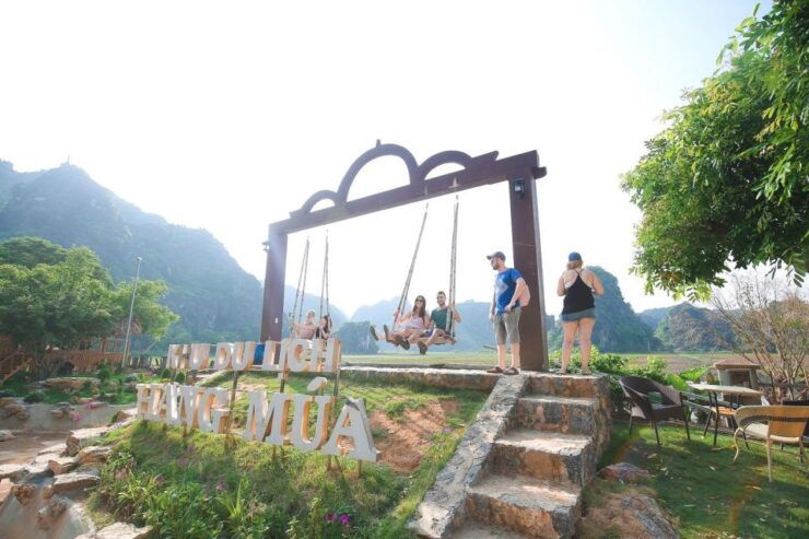 Ninh Binh: Hoa Lu, Tam Coc & Mua Cave Excursion - Departure Details