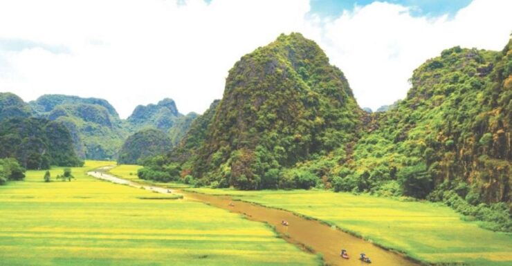 Ninh Binh - Hoa Lu - Tam Coc - Mua Caves & Buffet Lunch - Activity Details
