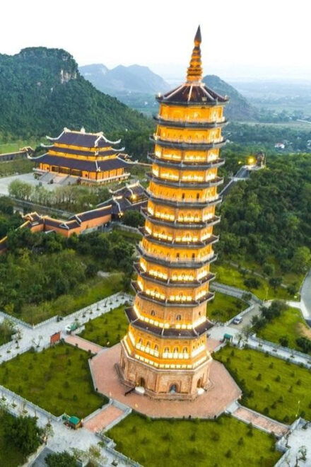 Ninh Binh : Hoa Lu, Trang An, and Mua Cave Day Tour - Detailed Activities