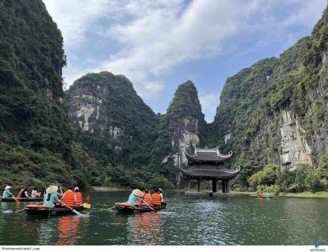 Ninh Binh: Hoa Lu- Trang An- Mua Cave- Bich Dong Pagoda Tour - Natural Beauty of Trang An