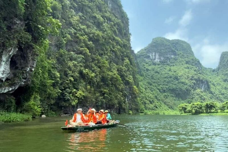Ninh Binh: Hoa Lu - Trang An - Mua Cave Small Group - Exploring Hoa Lu: Vietnam’s Ancient Capital