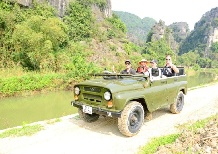 Ninh Binh Jeep Tour:2 Hours Visit Bich Dong, Thai Vi Temple - Bich Dong Pagoda Exploration