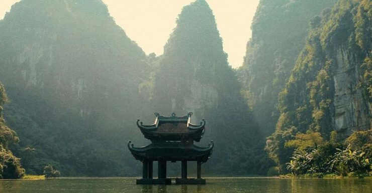 Ninh Binh Luxury Daily Tour: Trang An - Bich Dong Pagoda - Itinerary Highlights