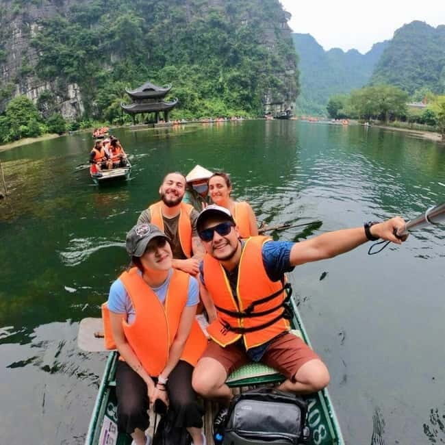 Ninh Binh: Mua Cave Hike, Trang An Boat & Village Bike Tour - Discovering Ninh Binh: From the Top of Mua Cave to the Calm Waters of Trang An