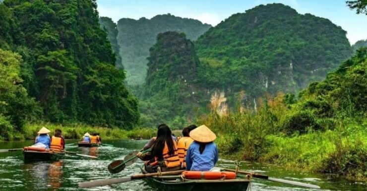 Ninh Binh Private Day Trip: Tam Coc Mua Cave With Cycling - Itinerary Highlights