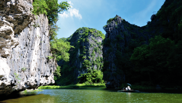 Ninh Binh Private Luxury 1 Day Tour: Tam Coc, Hoa Lu, Biking - Inclusions and Amenities