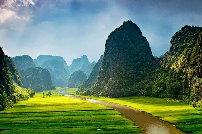Ninh Binh Private Tour : Hoa Lu Citadel & Tam Coc Boat Trip With Short Cycling - Short Cycling Experience