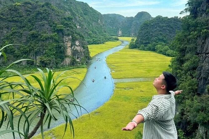 Ninh Binh Tour from Hanoi for 6-9 Pax/tour by DCar Limousine - The Sum Up