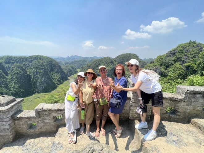 Ninh Binh Tour: Full-Day Hoa Lu and Tam Coc Boat Tour - Customer Reviews