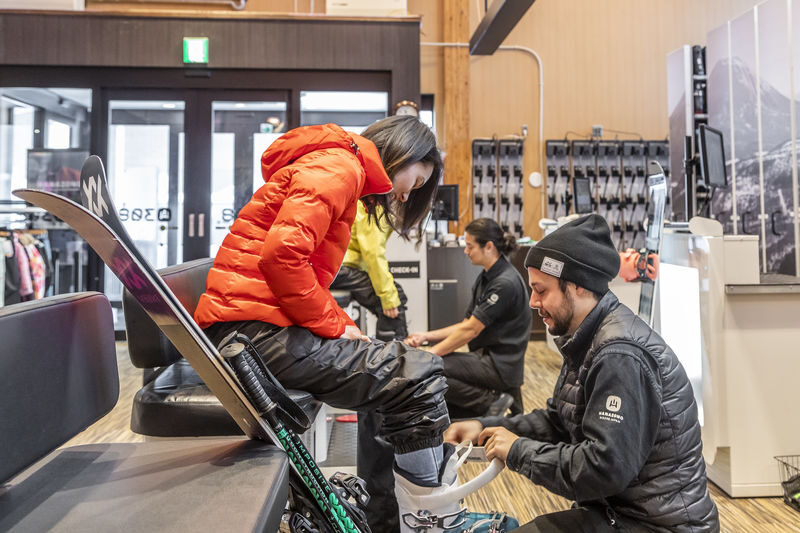 Niseko Kutchan Hanazono Ski Resort - Ski & Snowboard Rental - Getting to the resort is your job