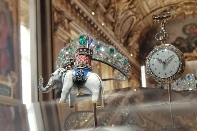 No-Crowds Louvre by Night Private Guided Tour in Paris - Common Questions