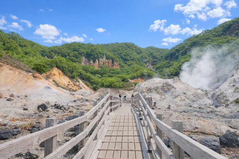 Noboribetsu Hell Valley & Cape Chikyu Day Trip - A scallop lunch adds a local pause