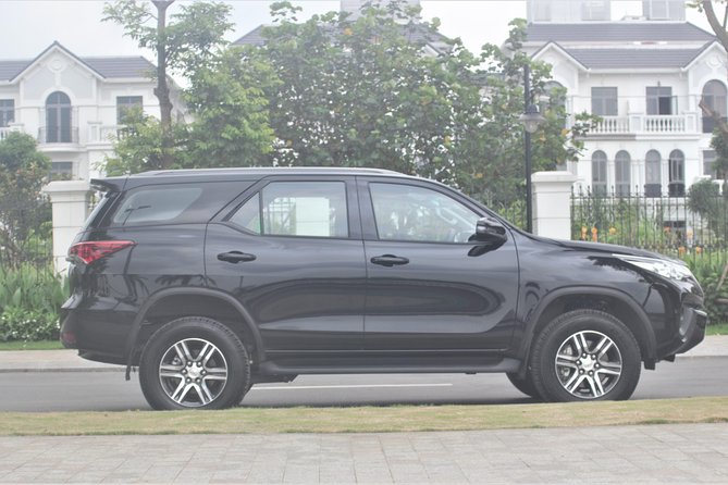 Noi Bai Airport Pick up to Hanoi City Centre by Private Car - Price and Guarantee