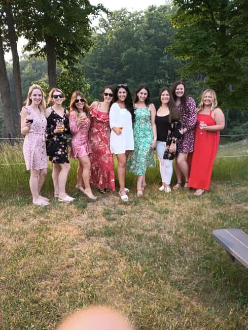 NON BUS Hawthorne Vineyards Traverse Old Mission Wine Tour - The Experience: What Makes It Special