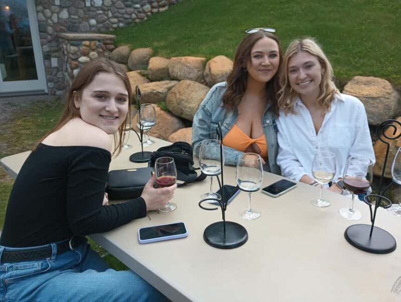 NON BUS Hawthorne Vineyards Traverse Old Mission Wine Tour - Practical Details & Tips